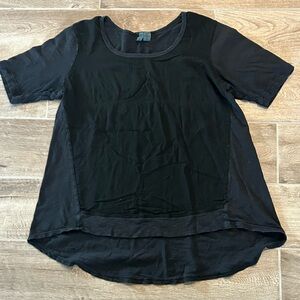 Left of Center Black Short Sleeve Shirt Size M
